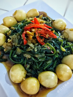 Foto resep Oseng Kangkung Telur Puyuh