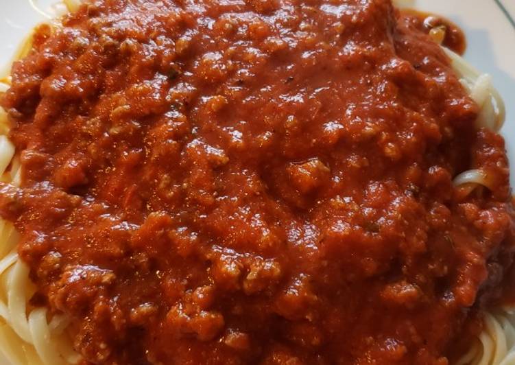 How to Prepare Quick Spaghetti with Meat Sauce