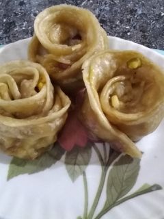 Nuts and fruits salad rose momos🌹🍏🍎🍌🍑🍍🐿️ (Rose momos recipe in tamil) செய்முறை முக்கிய புகைப்படம்