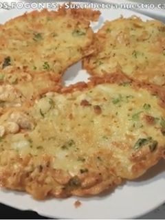 Una foto de Tortillas o tortitas de camarones,