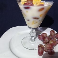 A picture of Yogo fruits.