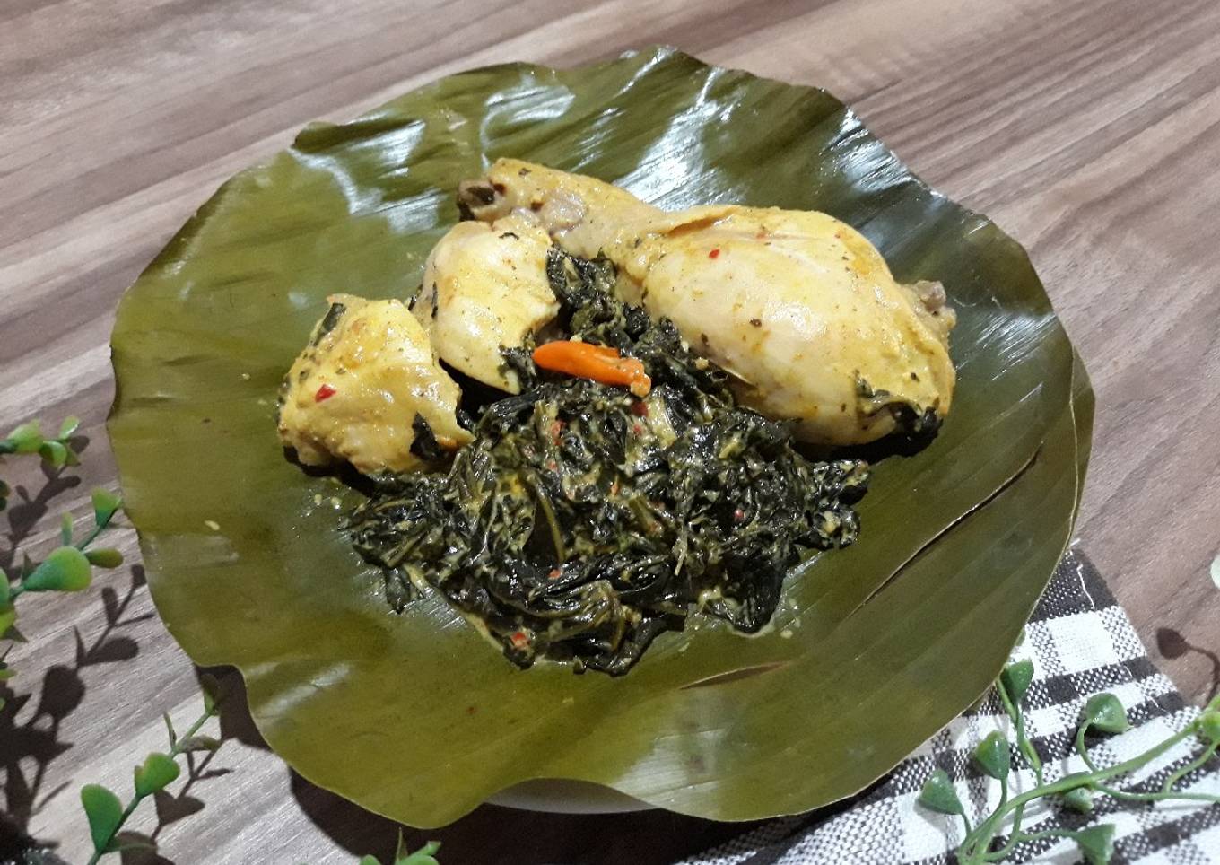 BOTOK AYAM DAUN CAYA / Pepaya Jepang