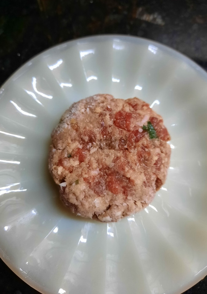 Una foto de Mini hamburguesas de carne para brusquetas
