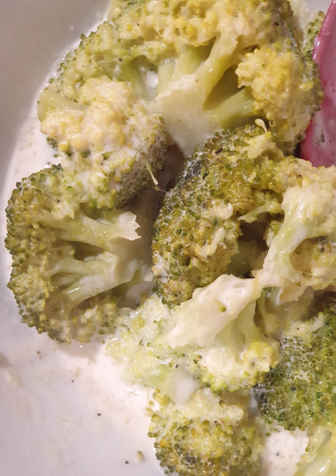 Una foto de Brócoli con salsa cremosa de soja