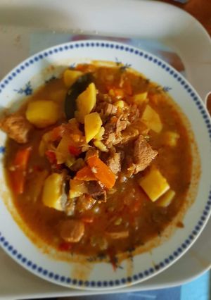 Hexentiegel /gulyás kicsit másként/ recept fotója