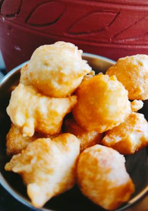 उड़द दाल बोंडा (urad dal bonda recipe in Hindi) रेसिपी मुख्य फोटो