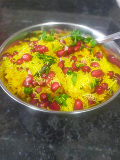 બટાકા પૌવા (Bataka Poha Recipe In Gujarati) રેસીપી મુખ્ય ફોટો
