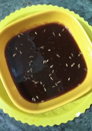 A picture of Imli ki khati mithi chutney.