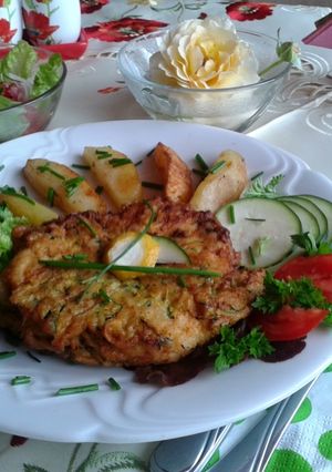 Csirkemell cukkinis bundában recept fotója