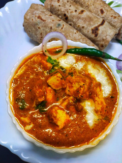 शाही पनीर (shahi paneer recipe in marathi) रेसिपी चे मुख्य फोटो