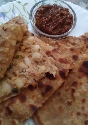 A picture of Aloo kay parathay.
