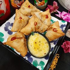 A picture of Samose.