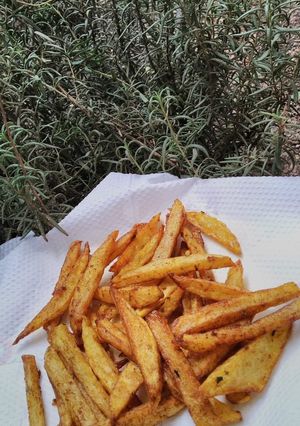 A picture of Paprika herb fries #foodphotographychallenge.