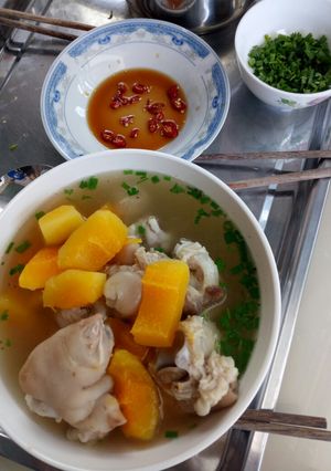 Hình của món Giò con lợn hầm đu đủ sau nhà tự mọc ngọt lịm.