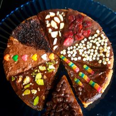 A picture of Cookie Pizza.