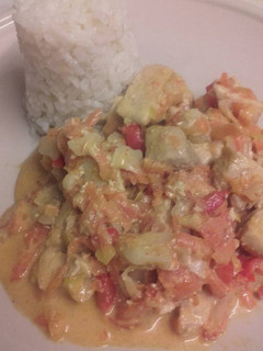 Una foto de Pollo al curry rojo