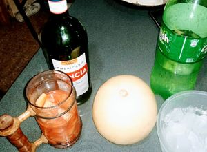 Una foto de Trago, de frutas con Gancia!!!!!