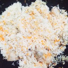 A picture of Chicken Pulao.