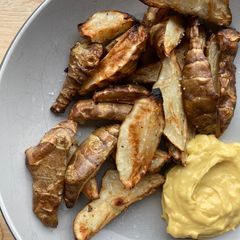 A picture of Air fryer Jerusalem artichoke.