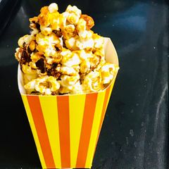 A picture of Instant caramel popcorns.