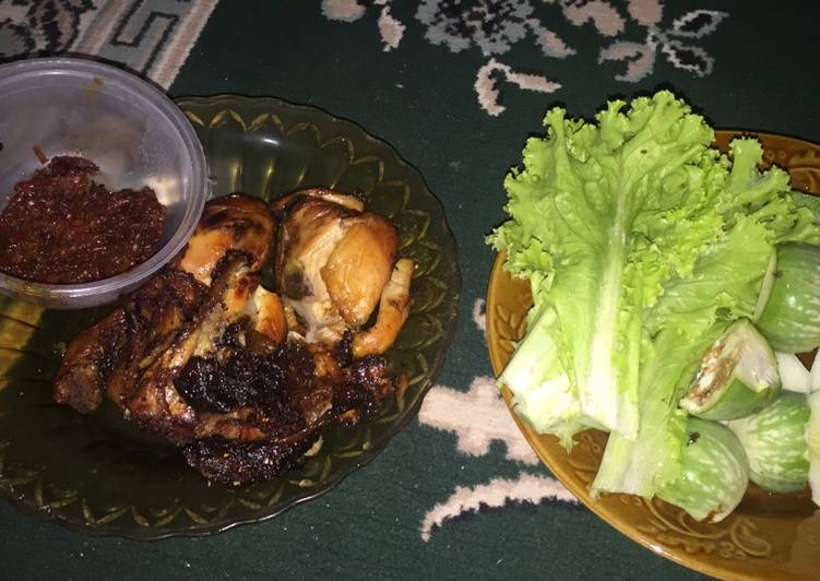 Resep Ayam Goreng Bacem Jogja ala Mbok Sabar dan Sambal Terasi Goreng Anti Gagal