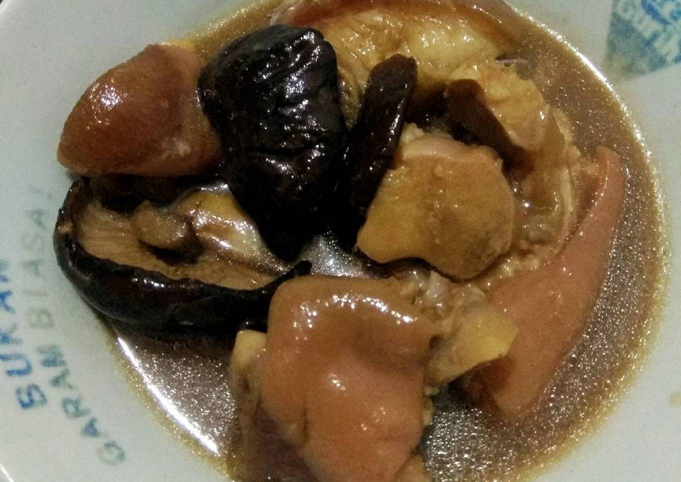 Kaki babi kecap(non halal)
