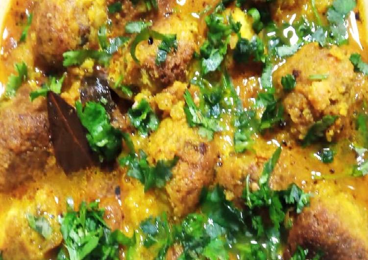 Recipe of Quick Kacha Kolar Kofta curry/ Plantain Kofta Curry