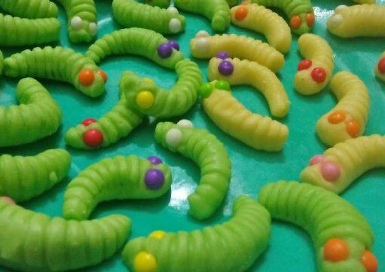 Kue sagu ulat 🐛
