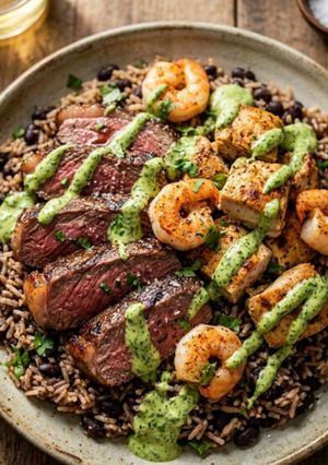 Foto de Carreteiro Tropeiro Goiano com Picanha, Frango e Toque de Camarão ao Creme Verde