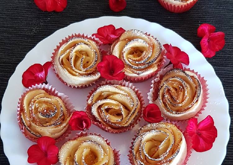 Rose di pasta sfoglia e mele