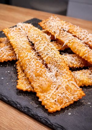 Foto di Chiacchiere salate 🧀🧂