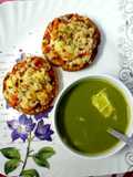 Palak soup with Garlic bread