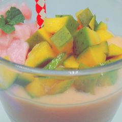 A picture of Mango Strawberry Smoothie #jikonichallenge.