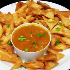 A picture of چھاپڑی والے سموسے /چٹنی والے سموسے /کھٹے سموسے / One bite samosa.