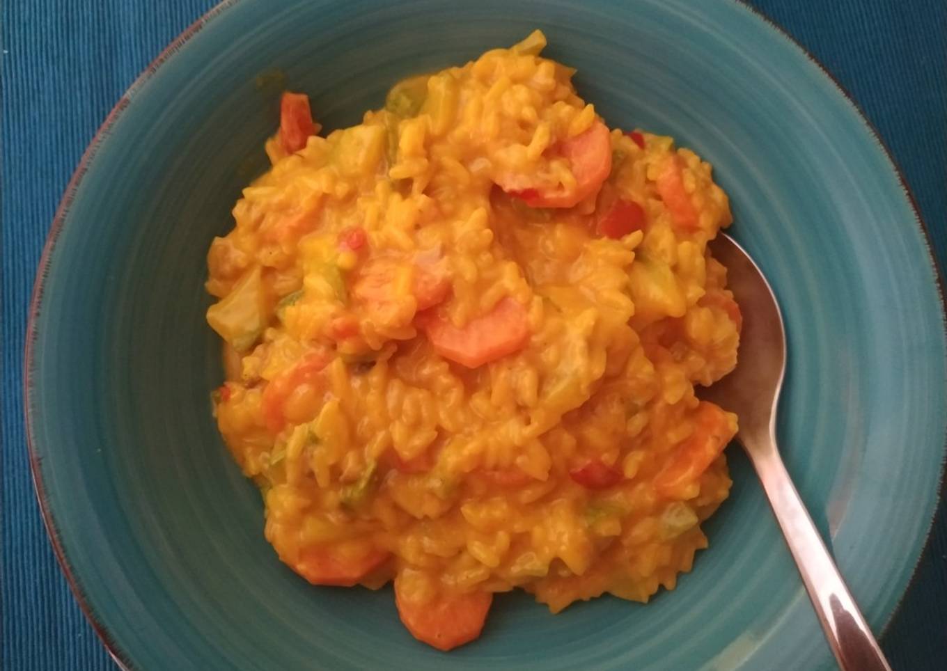 Arroz con verduras y salsa de setas