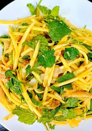Hình của món Gỏi xoài cá khô.