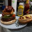 Hamburguesas de ternera caseras con aros de cebolla