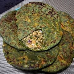 Palak Paneer Paratha A picture of Palak Paneer Paratha.