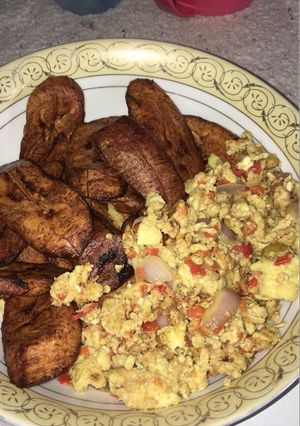 A picture of Plantain and scrambled eggs 😋.