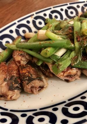 A picture of 🐟 Oil sardine with spring onion, Japanese flavor.