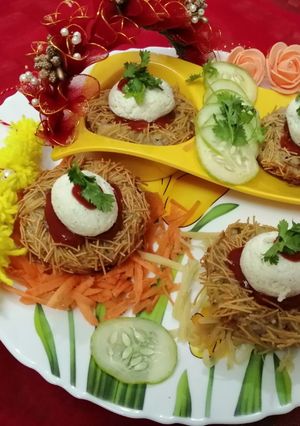 A picture of Paneer veg egg with nest.