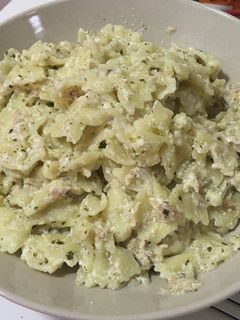 Tejszínes tonhalas tészta recept fotója