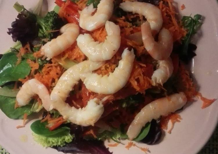 Verduras con gambas al horno con toque picante