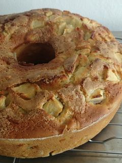 Una foto de Torta de manzanas ideal para el mate!!!