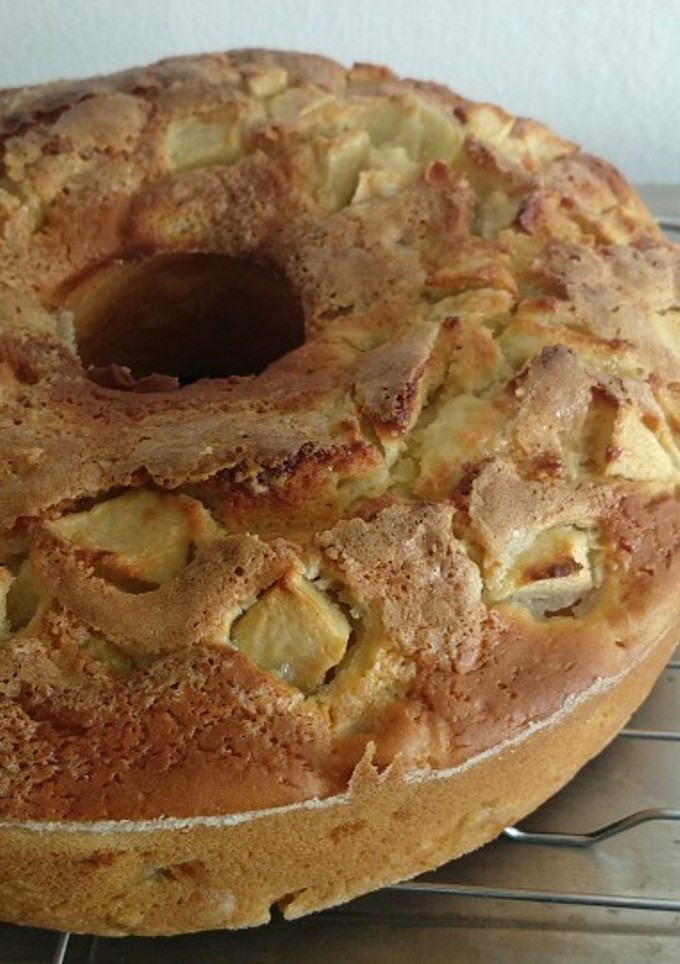 Una foto de Torta de manzanas ideal para el mate!!!
