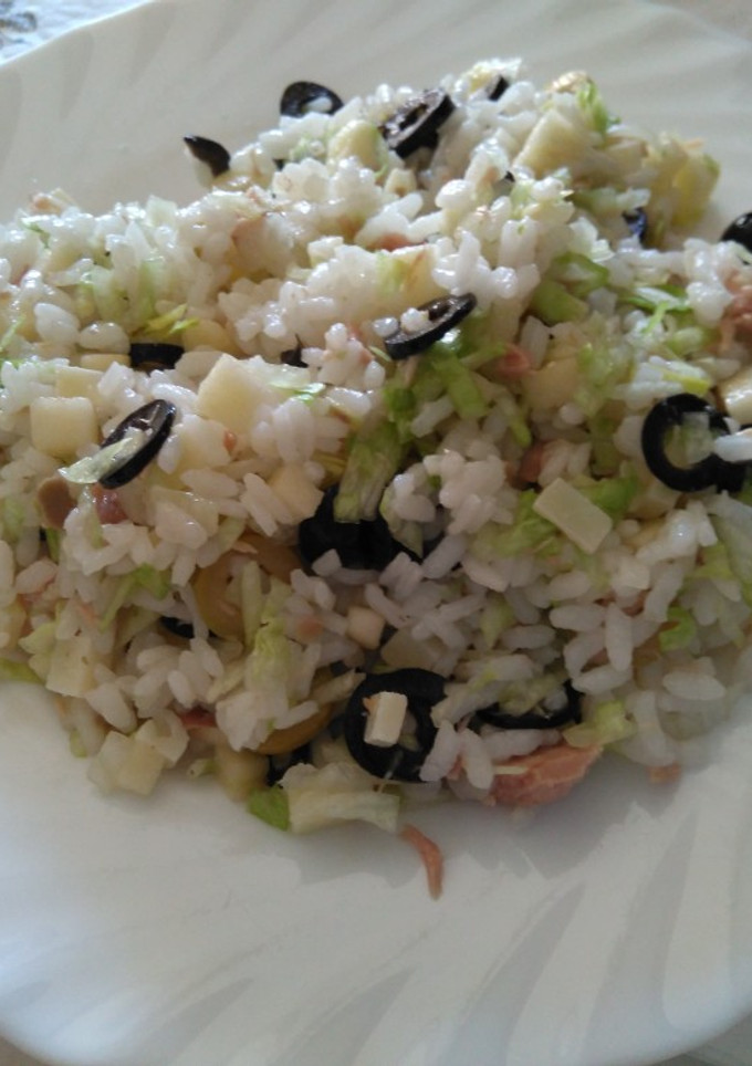 Una foto de Ensalada 🥗🥗 de arroz 🍚