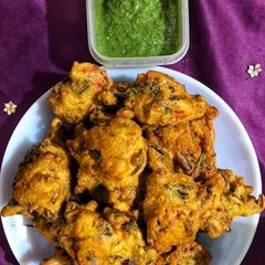 A picture of Onion,Spring Onion Bhaji.