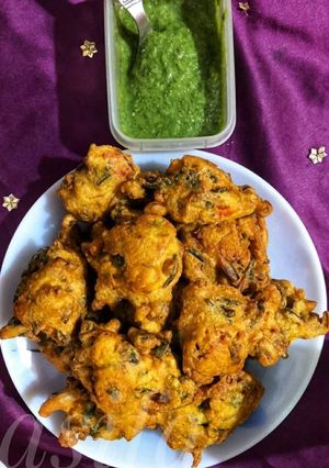 A picture of Onion,Spring Onion Bhaji.