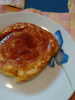 Una foto de Hot cakes, pancakes, con jamón y queso. ॐ