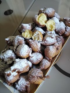 O poză a rețetei Gogoși cu lingura, după rețeta AdyGio.